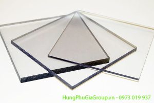 tấm lấy sáng Polycarbonate đặc không màu
