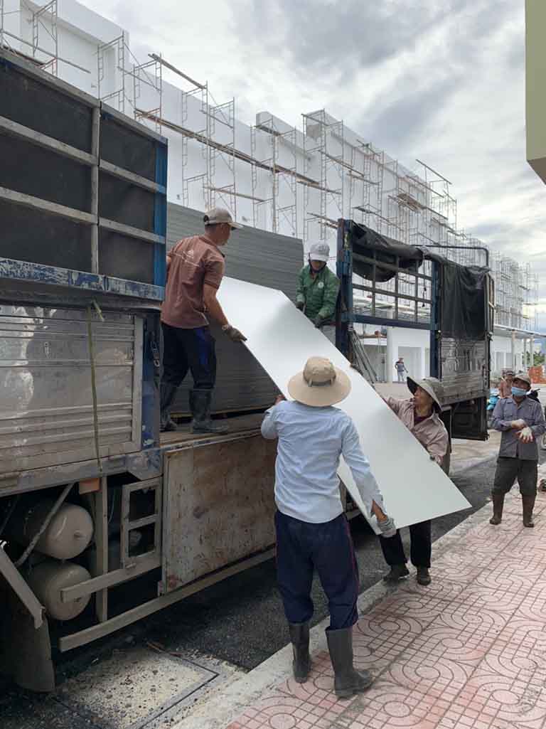 Hưng Phú Gia bàn giao đơn hàng 1000 tấm Alu cho công trình tại Đức Linh - Bình Thuận