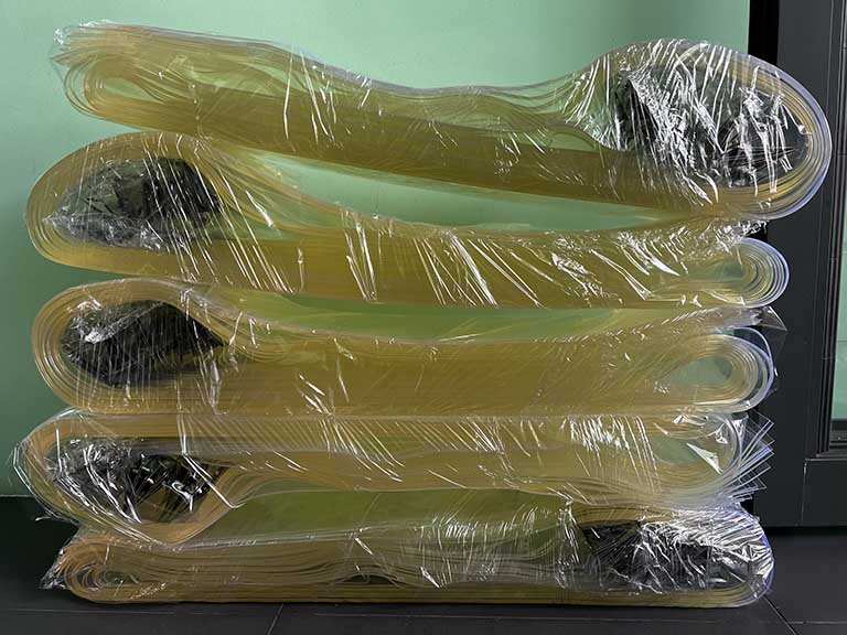 HPG bàn giao đơn hàng 250m rèm nhựa PVC và các phụ kiện tại Long An