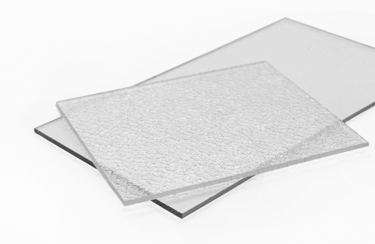 Khả năng truyền sáng của tấm Polycarbonate đặc ruột 8mm có thể lên đến 89%