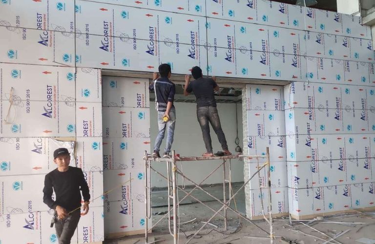 Trọng lượng nhẹ, dễ vận chuyển và thi công