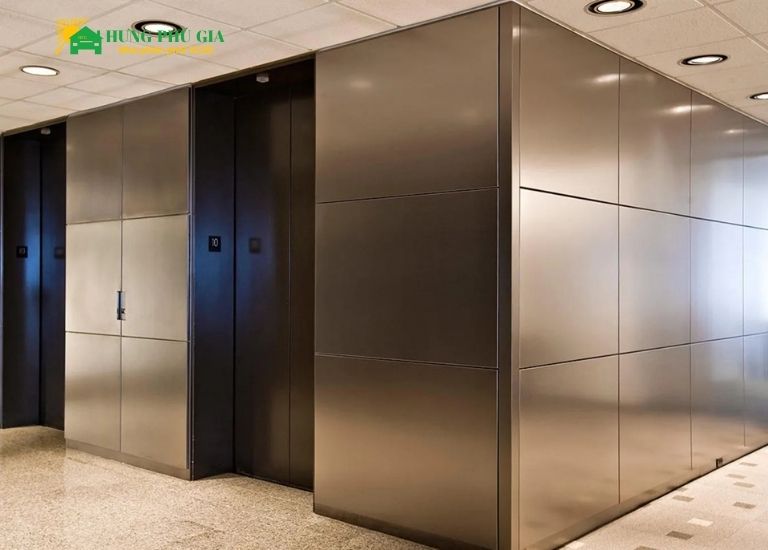 Ứng dụng ốp Alu Alcorest trong nhà cho khu vực tường quanh thang máy