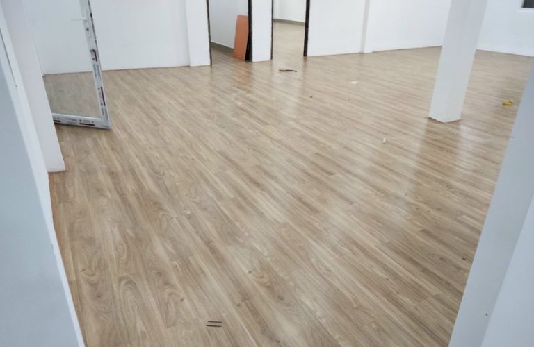 Chọn màu sắc và họa tiết hài hòa với không gian