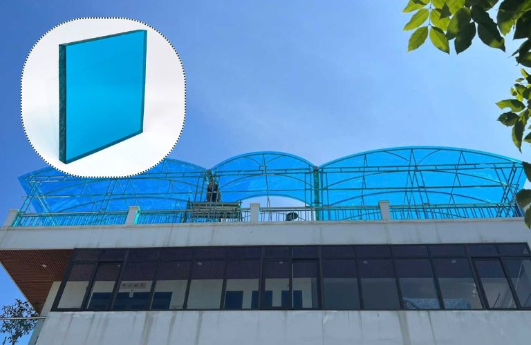 Tấm poly màu xanh