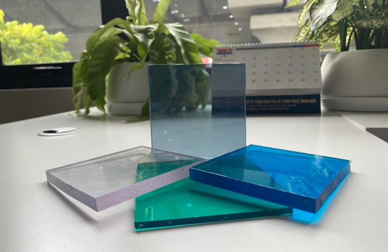 Hưng Phú Gia - Địa chỉ cung cấp tấm poly màu xanh uy tín