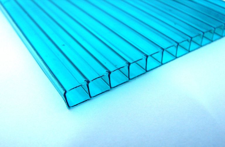 Tấm poly màu xanh rỗng ruột