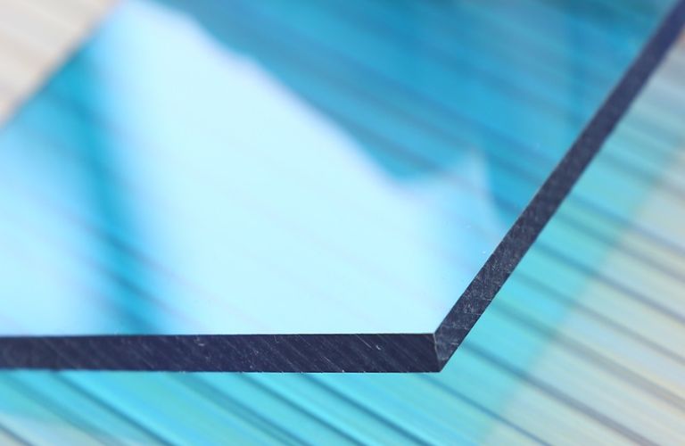 Tấm poly màu xanh đặc ruột