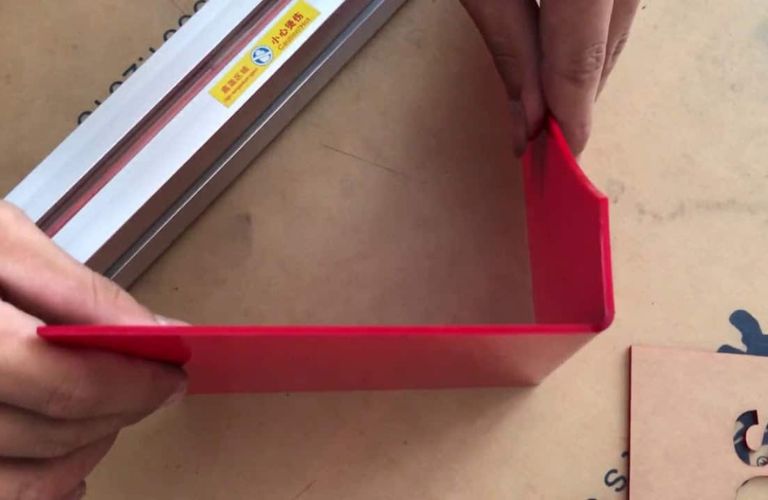 Cách uốn cong tấm mica dễ làm, không nứt vỡ