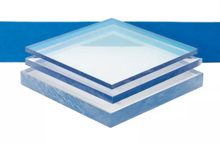 Tấm Polycarbonate có thể đạt tuổi thọ từ 10 - 20 năm