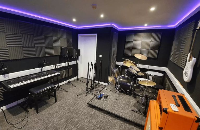 Thi công phòng karaoke, phòng thu âm