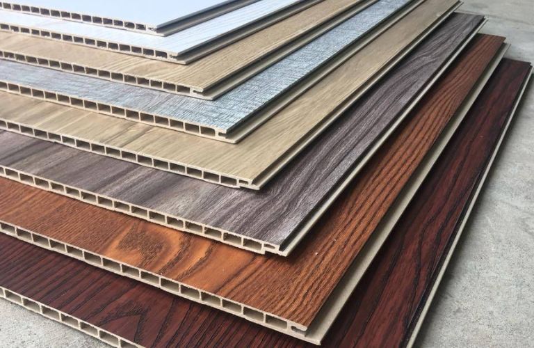 Tấm nhựa PVC hoặc composite