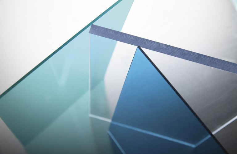 Tấm polycarbonate