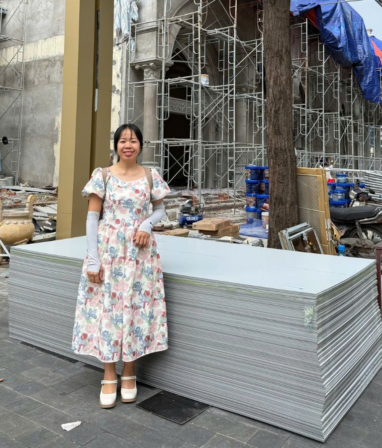 210 tấm Alu được Hưng Phú Gia bàn giao và tập kết tại công trình
